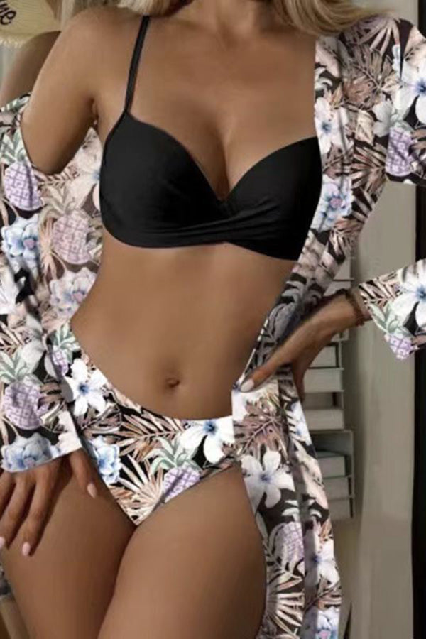 Bella – Wickel-Bügel-Bikini mit tropischem Print und Überzug