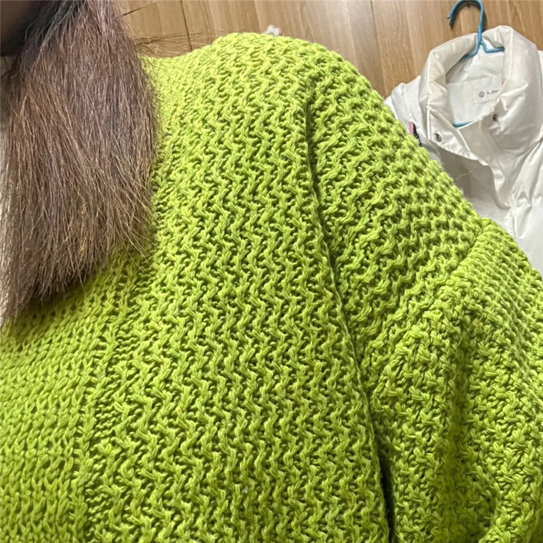 Modische Strickjacke