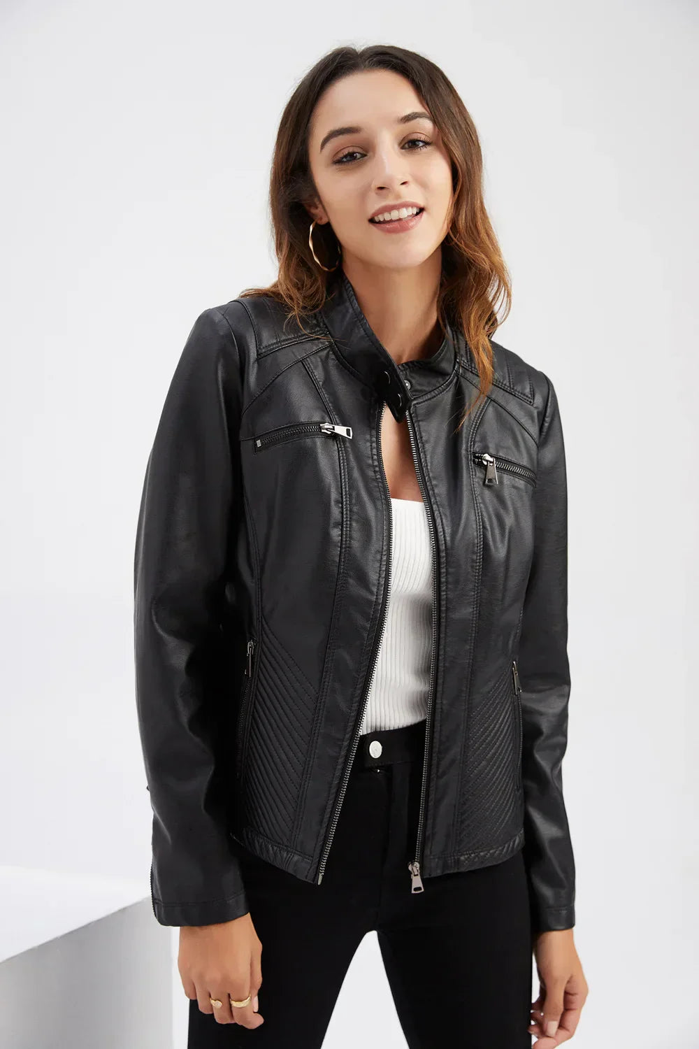 Modische Lederjacke für Frauen